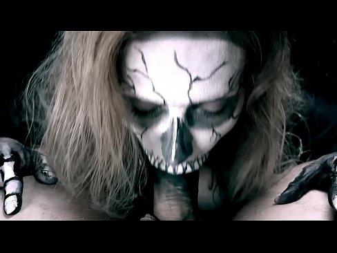 ❤️ Demon qiz qora og'zi bilan xo'roz so'rish va yutish cuma. seks uz.myteporn.ru ❌❤